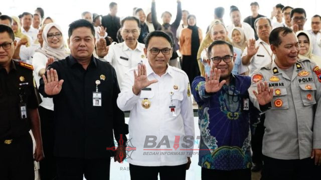 Jajaran Pimpinan dan Ketua Komisi DPRD Pati Hadiri Sosialisasi Antikorupsi dari KPK