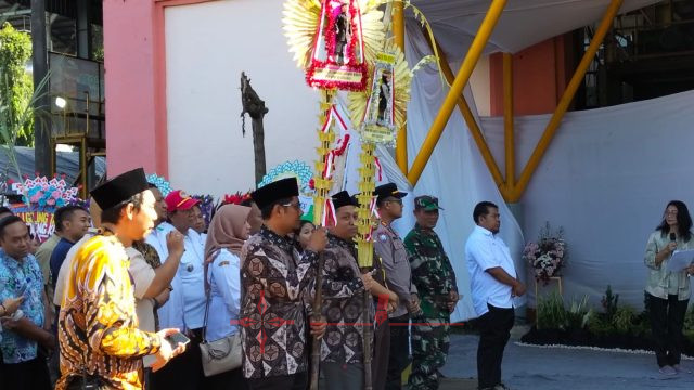Prosesi Temanten Tebu Dalam Tradisi Gantingi Awali Musim Giling di PG Rendeng Kudus