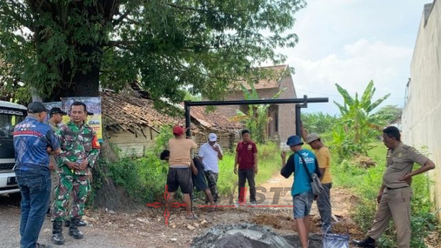 Diduga Kembali Beroperasi, Jalan Menuju Tambang Galian C Diportal, Bentuk Protes Warga Klumpit Kudus