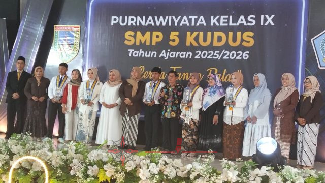 Penuh Kesan dan Kenangan, 255 Siswa SMP 5 Kudus Dalam Momen Purnawiyata 2026
