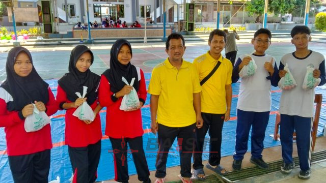 SMP 2 Gebog Adakan Pemotongan Hewan Kurban Tahun 1447 H/2026 M, 700 Bungkus Daging Dibagikan