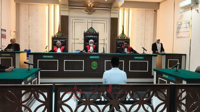 Diduga Gelapkan Oli Shell Rp1,4 Miliar, Sales Supervisor Asal Kayen Duduk di Kursi Pesakitan