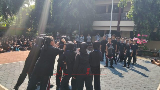 SMP 1 Kudus Resmi Tutup MPLS Dengan Jalan Sehat dan Penampilan Minat, Bakat, dan Kreasi Siswa