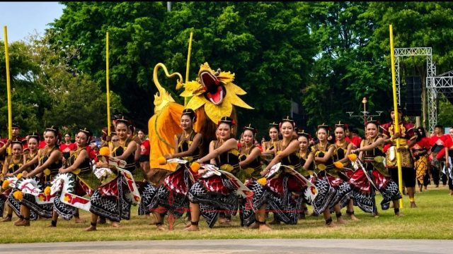 Seribu Penari Gegerkan Alun-Alun Pati, 10 Ribu Warga Tumpah Ruah Saksikan Tari Kolosal