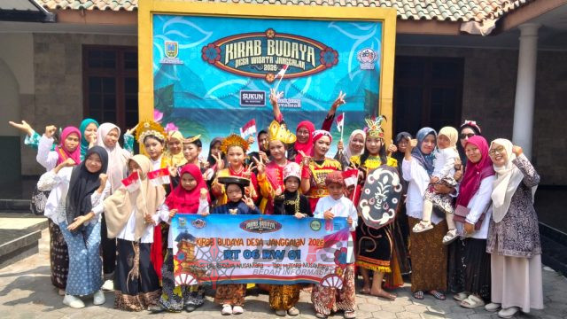 Nguri-uri Budaya Lokal dan Nasional, Desa Janggalan Kudus Gelar Kirab dan Promosikan Desa Wisata