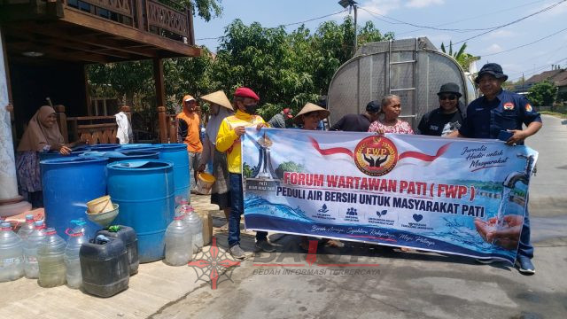 FWP Salurkan 32.500 Liter Air Bersih ke Tambahmulyo dan Soko