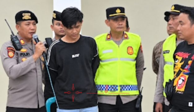 Ratusan Warga Geruduk Rumah Pemuda Yang Live TikTok Bernada Provokatif