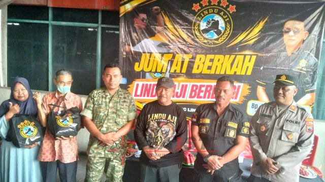 Wujud Nyata Peduli Sesama, Lindu Aji Kudus, Bagi 300 Paket Sembako Dalam Jum’at Berkah